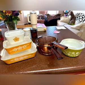 Vintage Pyrex bakeware/cookware